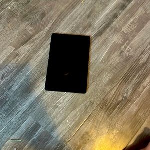 Amazon kindle, in good condition, needs a charger